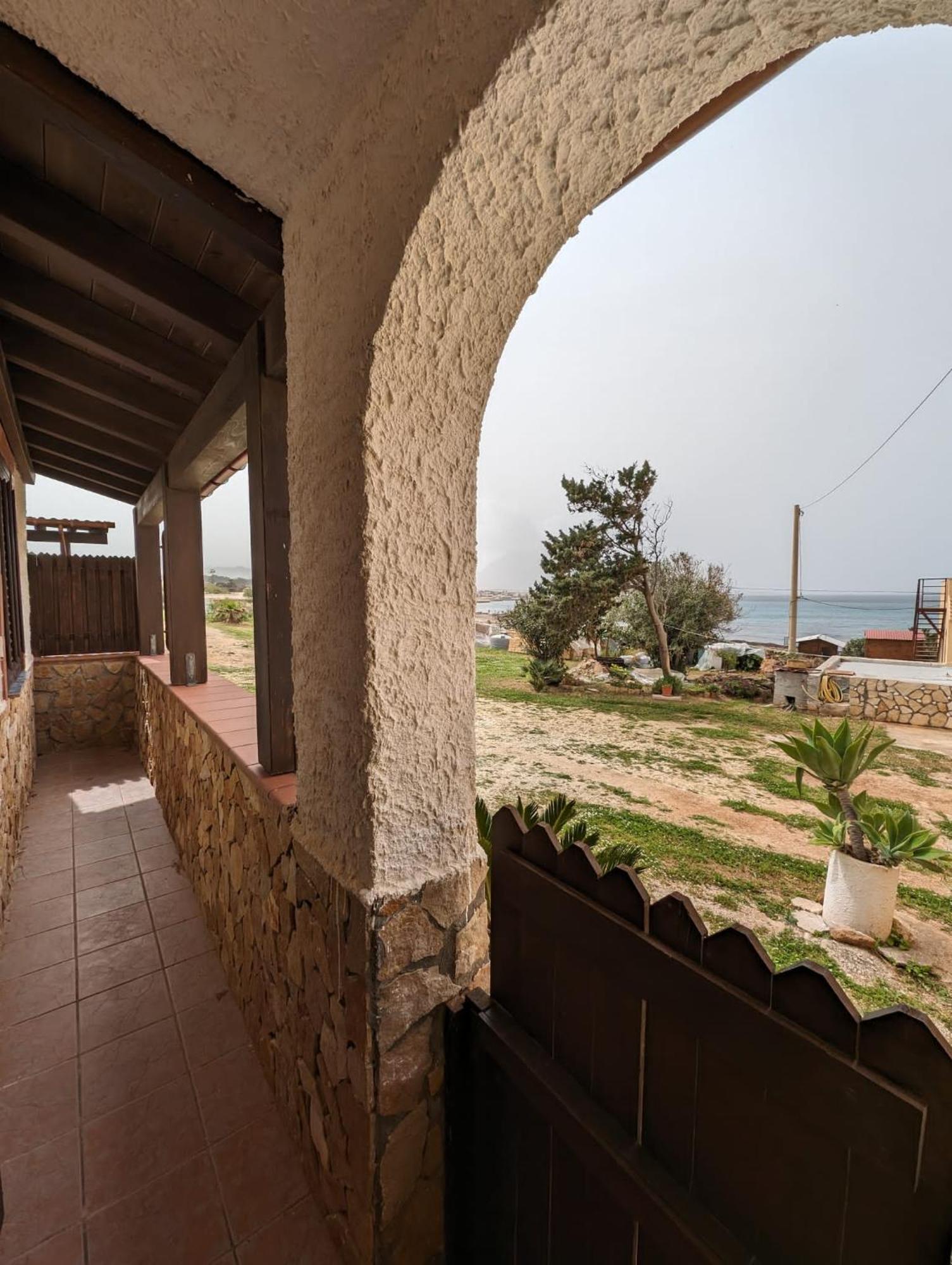 Villa Baia Di Cornino كوستوناتشي المظهر الخارجي الصورة